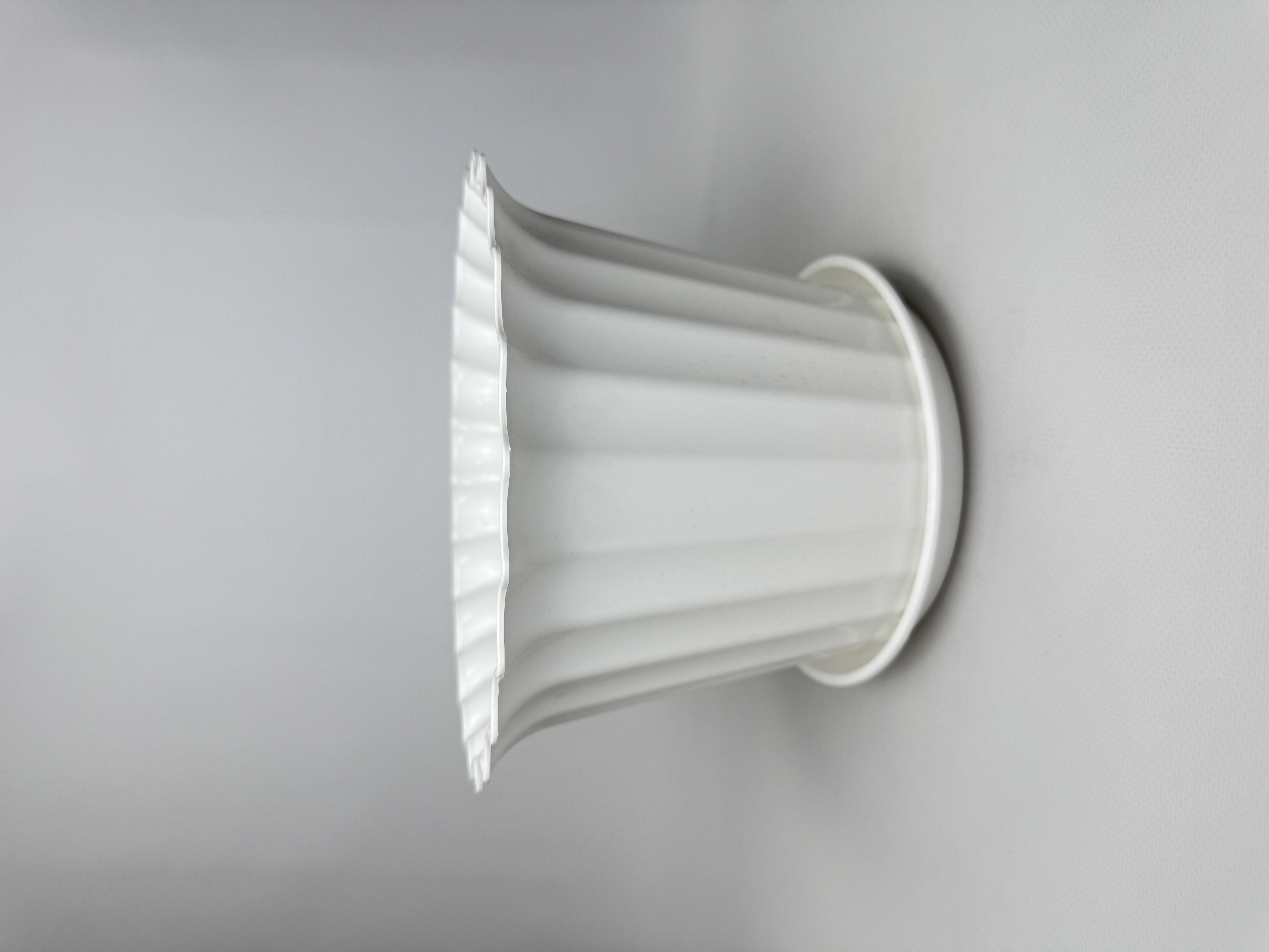 Астра 23 з підставкою (біла)