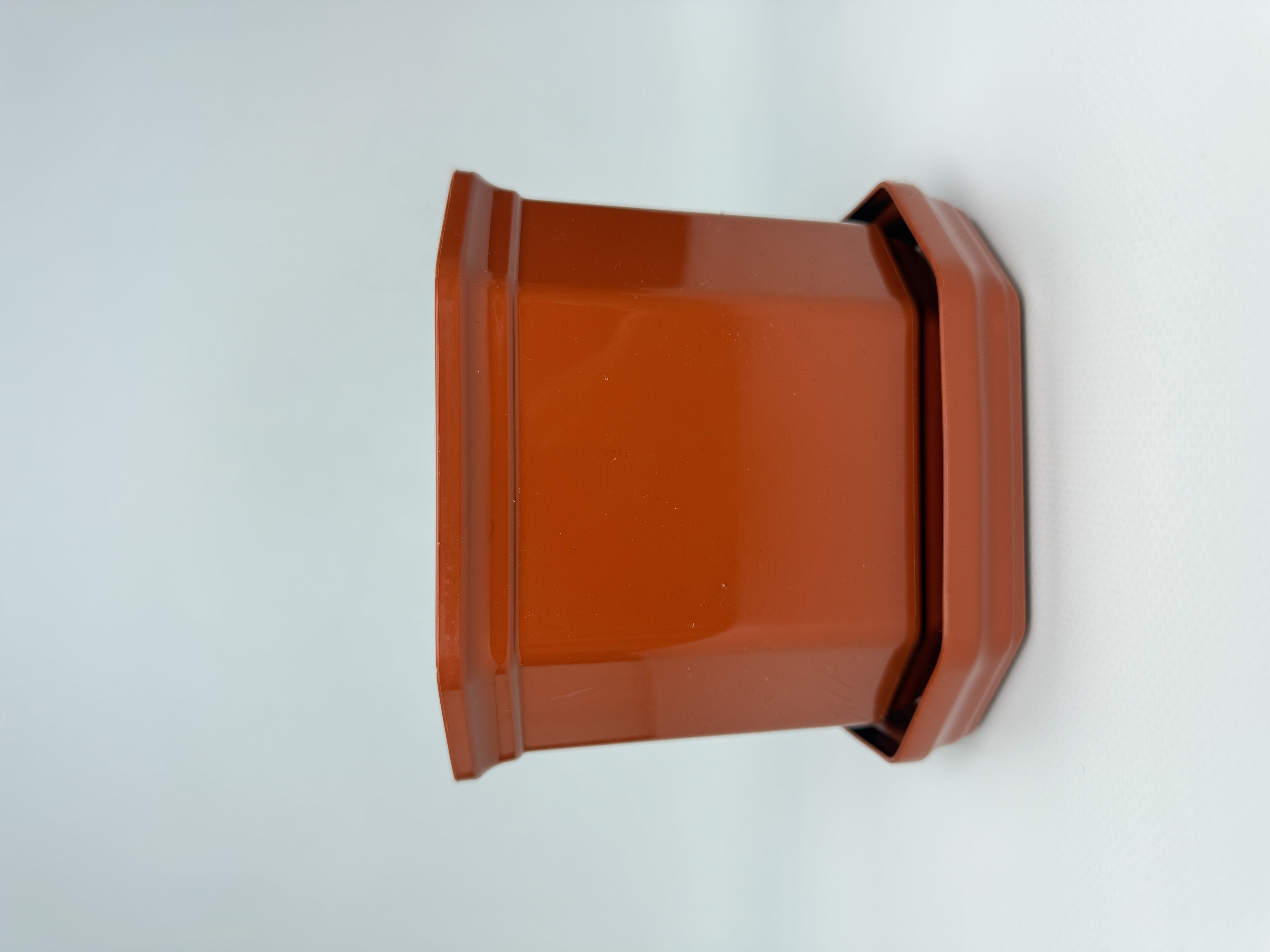 Дама з підставкою 14 (тера)