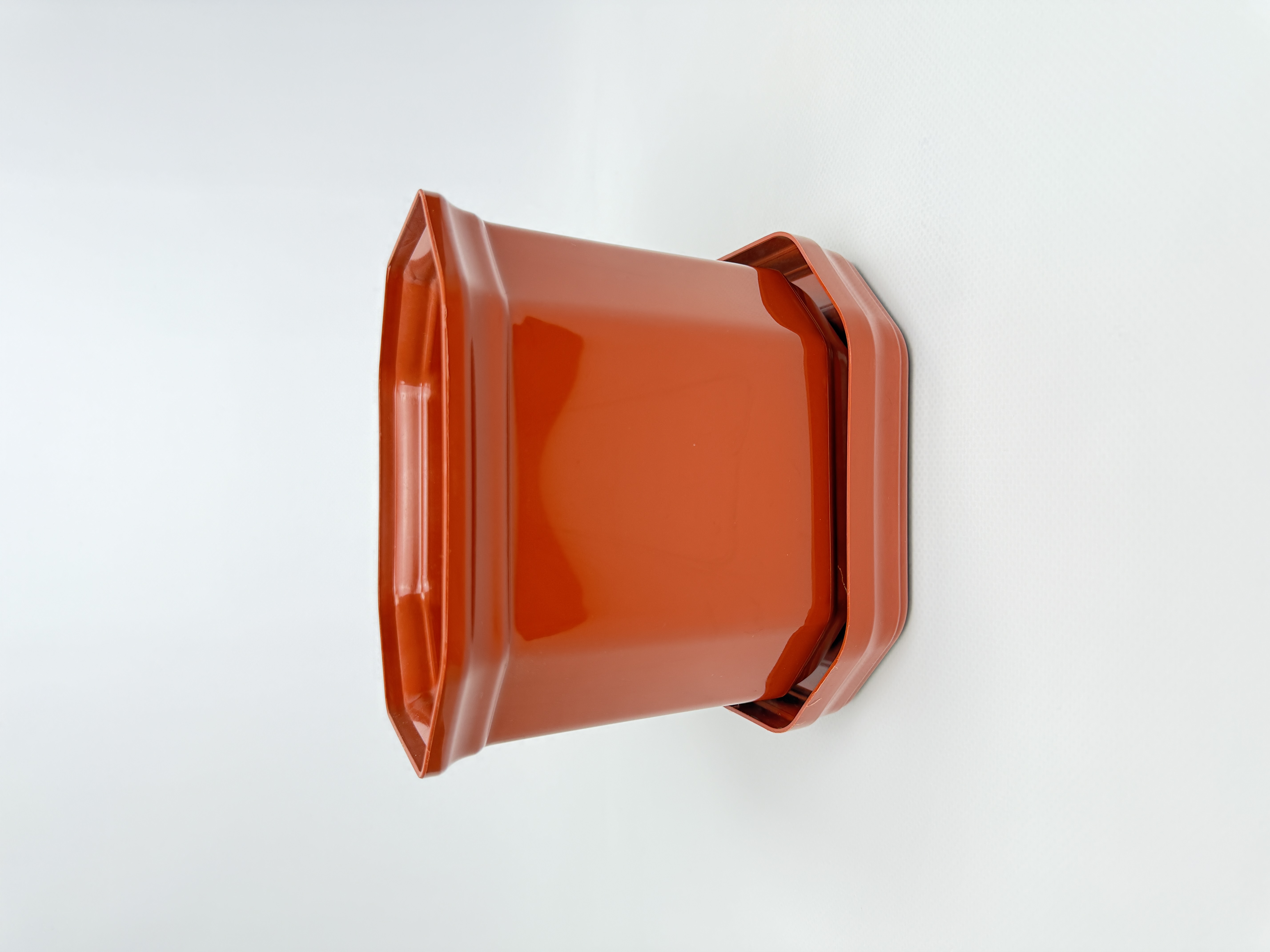 Дама з підставкою 16 (тера)