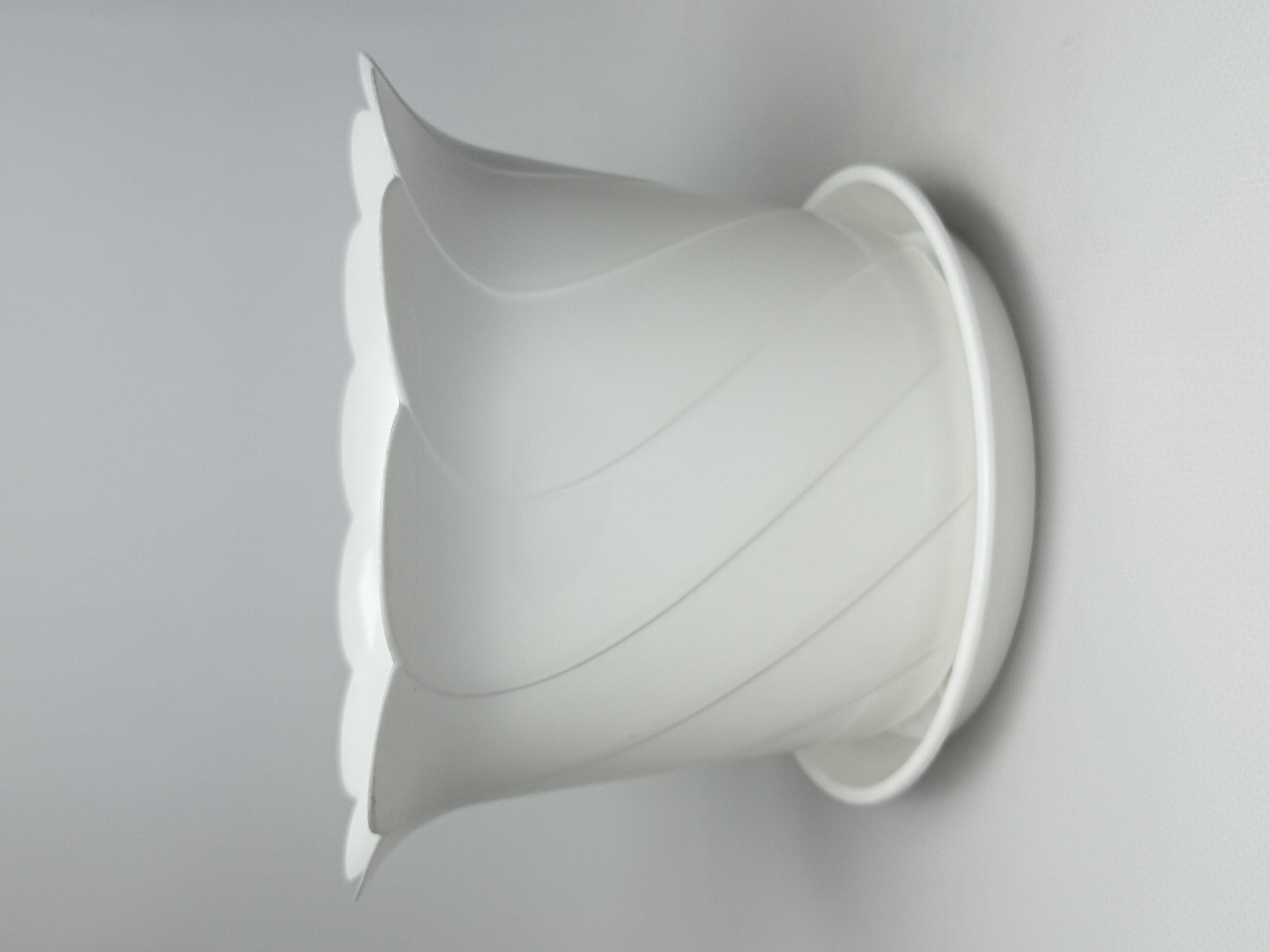 Тюльпан 22 білий з підставкою