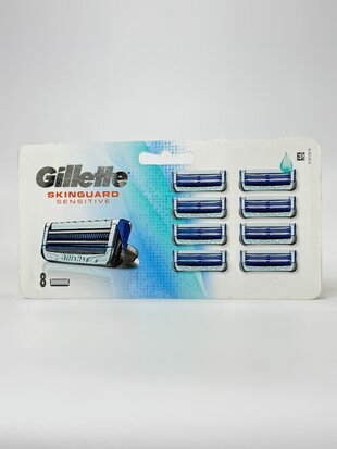 Gillette - Skinguard (8) зап. Sensitive Європа