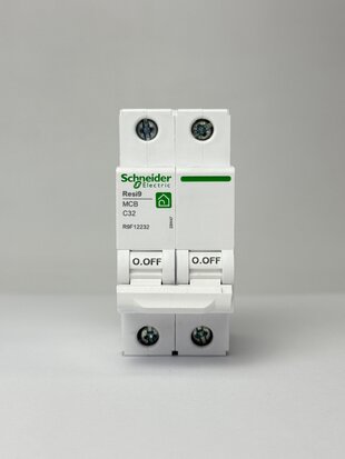 Автомат. вимикач Schneider Resi 9 2р 32 А С