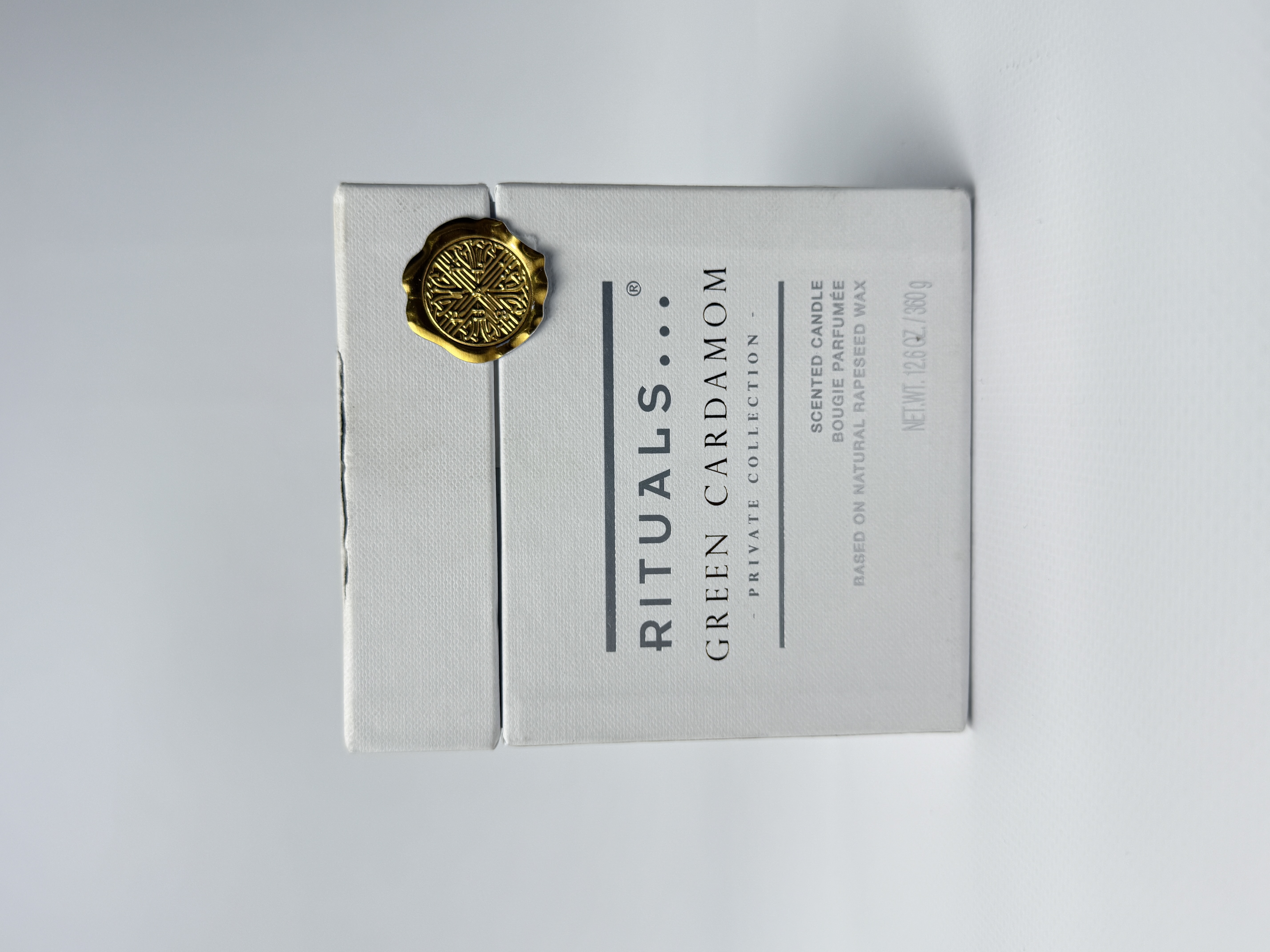 THE RITUAL GREEN CARDAMON PRIVATE COLLECTION - Ароматична свічка. 360g