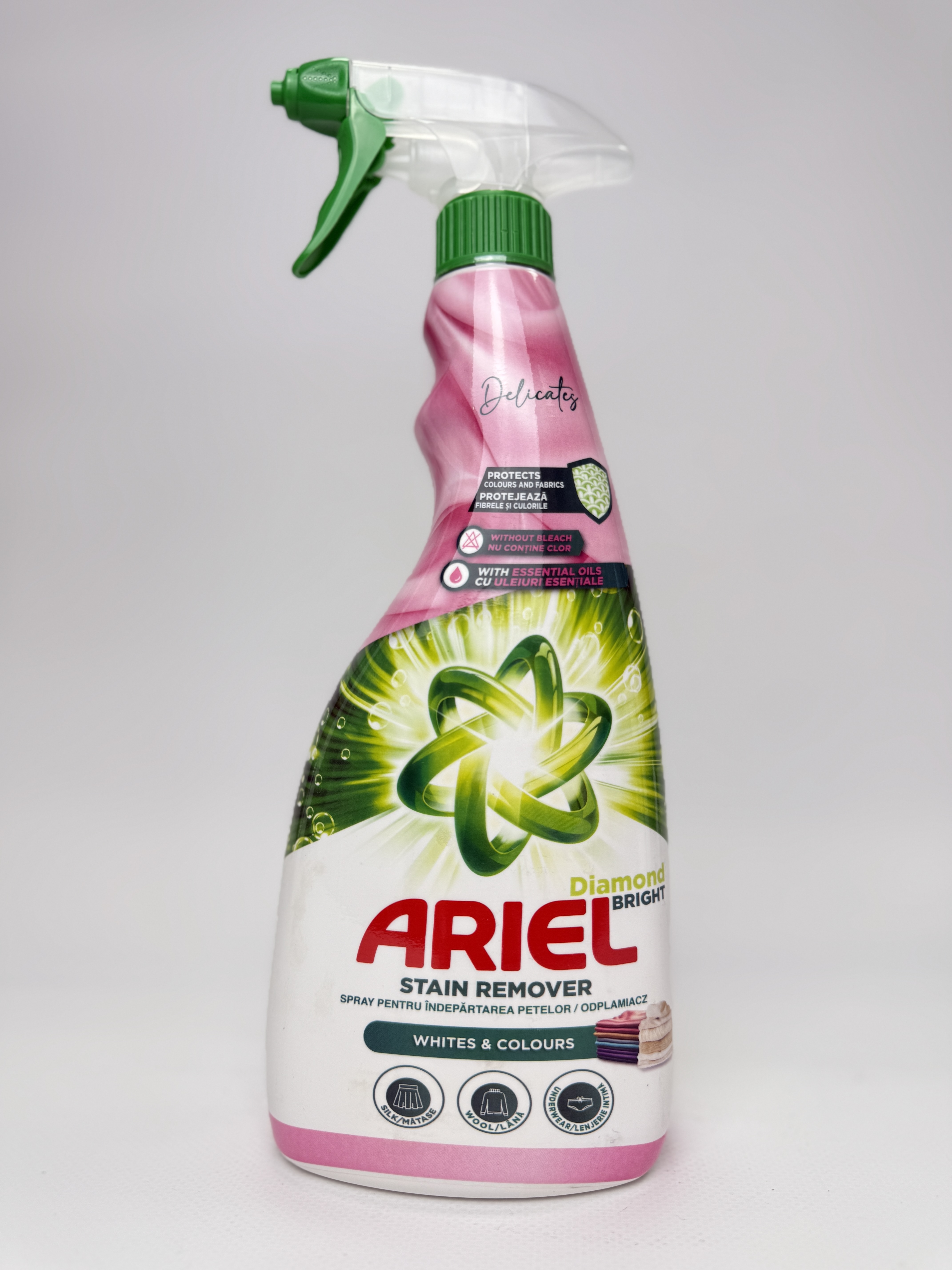 Плямовивідник спрей Ariel White+Color 750ml