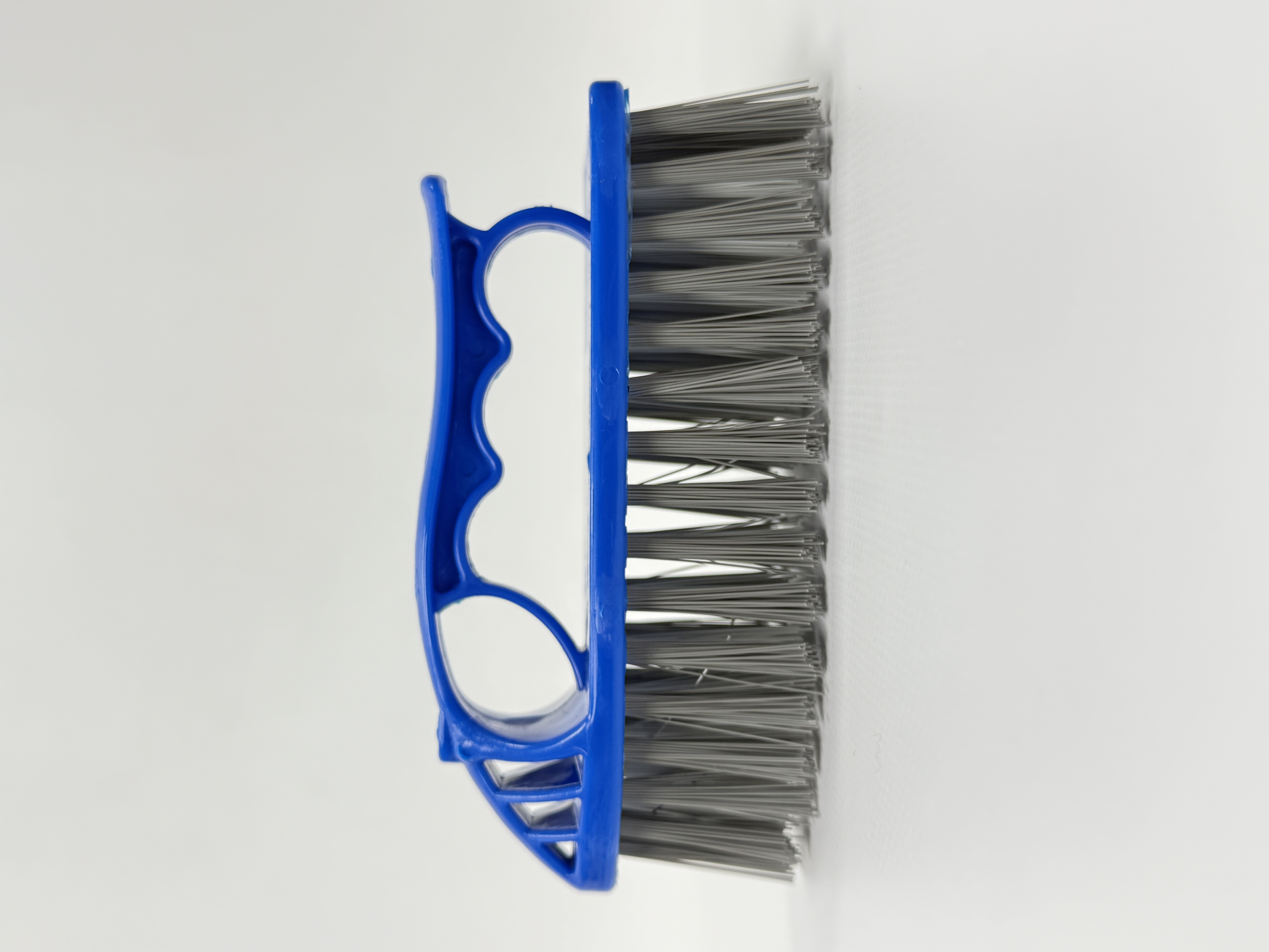 Щітка з ручкою жорстка Y-515