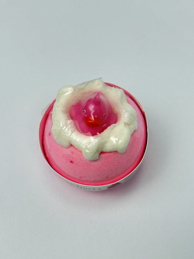Бомбочка для ванни з іграшкою - Pink Ducky