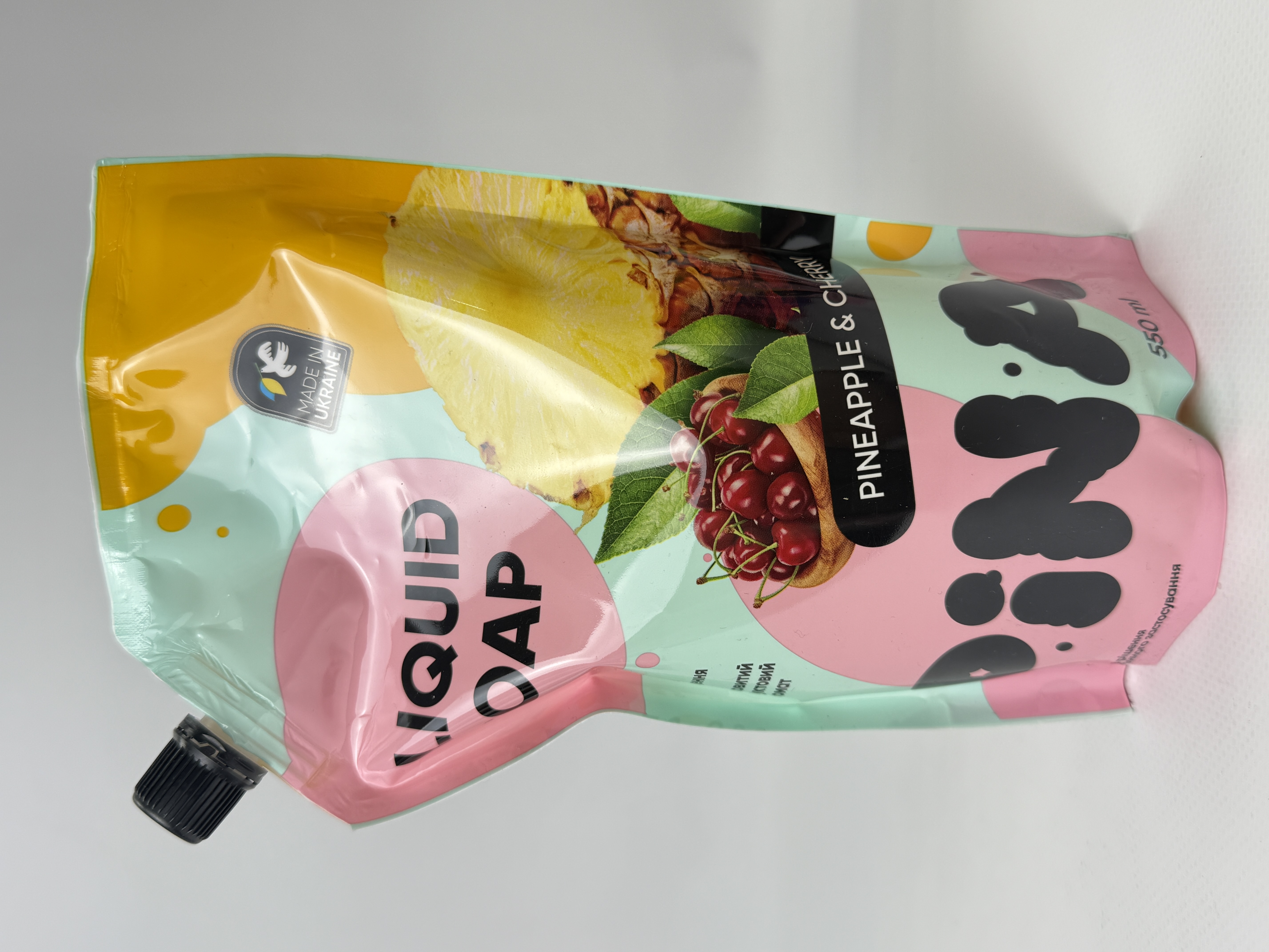 Рідке мило ТМ "PINA" Pineapple and cherry 550 мл дой-пак