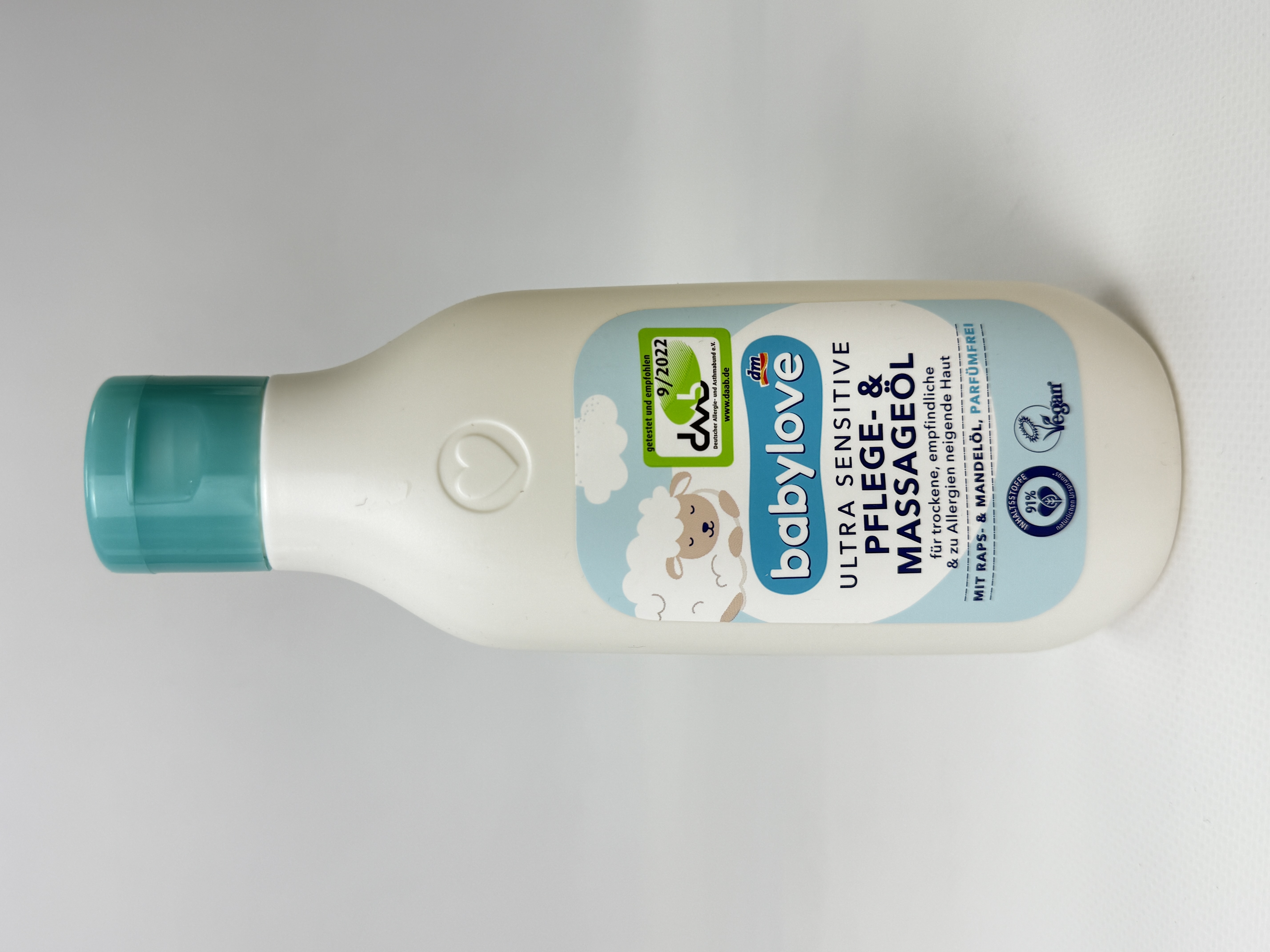 Babylove Олійка для чутливої шкіри Massageoil Ultra Sensitive 250ml